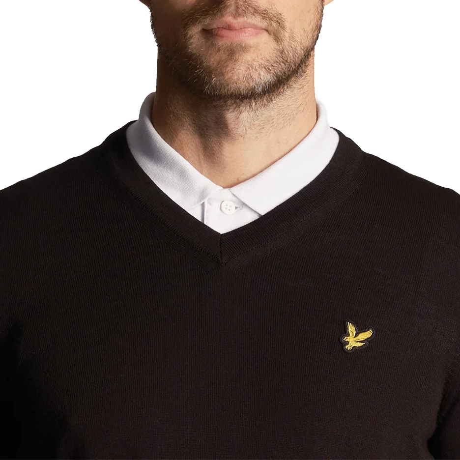 Lyle & Scott Golf Merino Blend V Neck Pullover - True Black